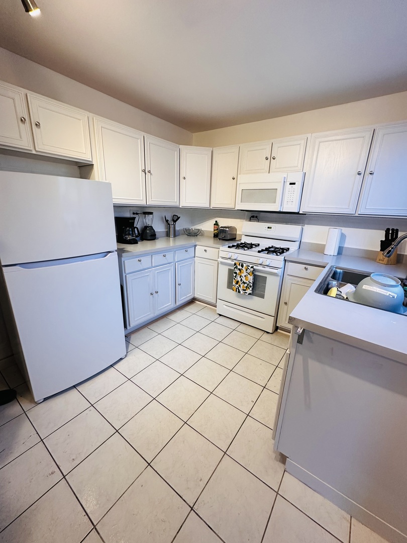 1515 N Lawndale Avenue Property Photo 2