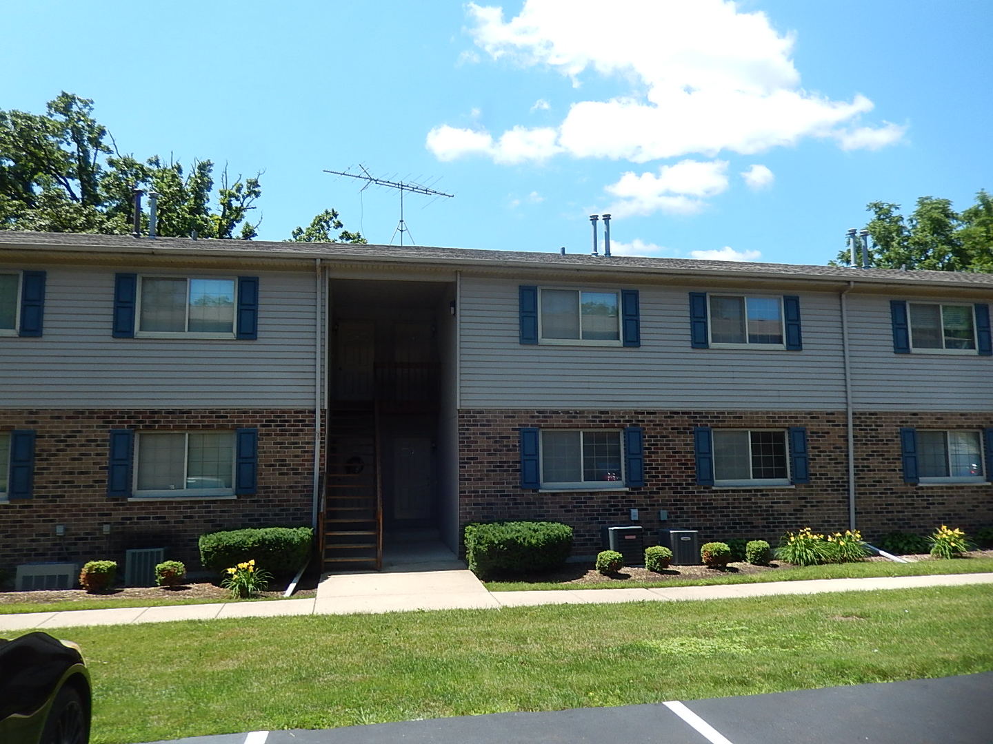 375 Woodridge Circle F Property Photo 1