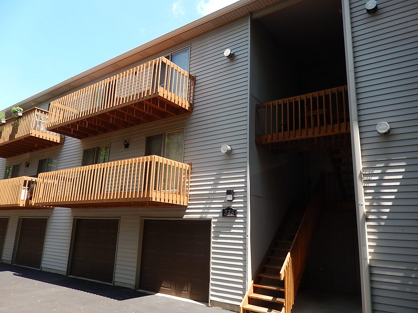 375 Woodridge Circle F Property Photo 2