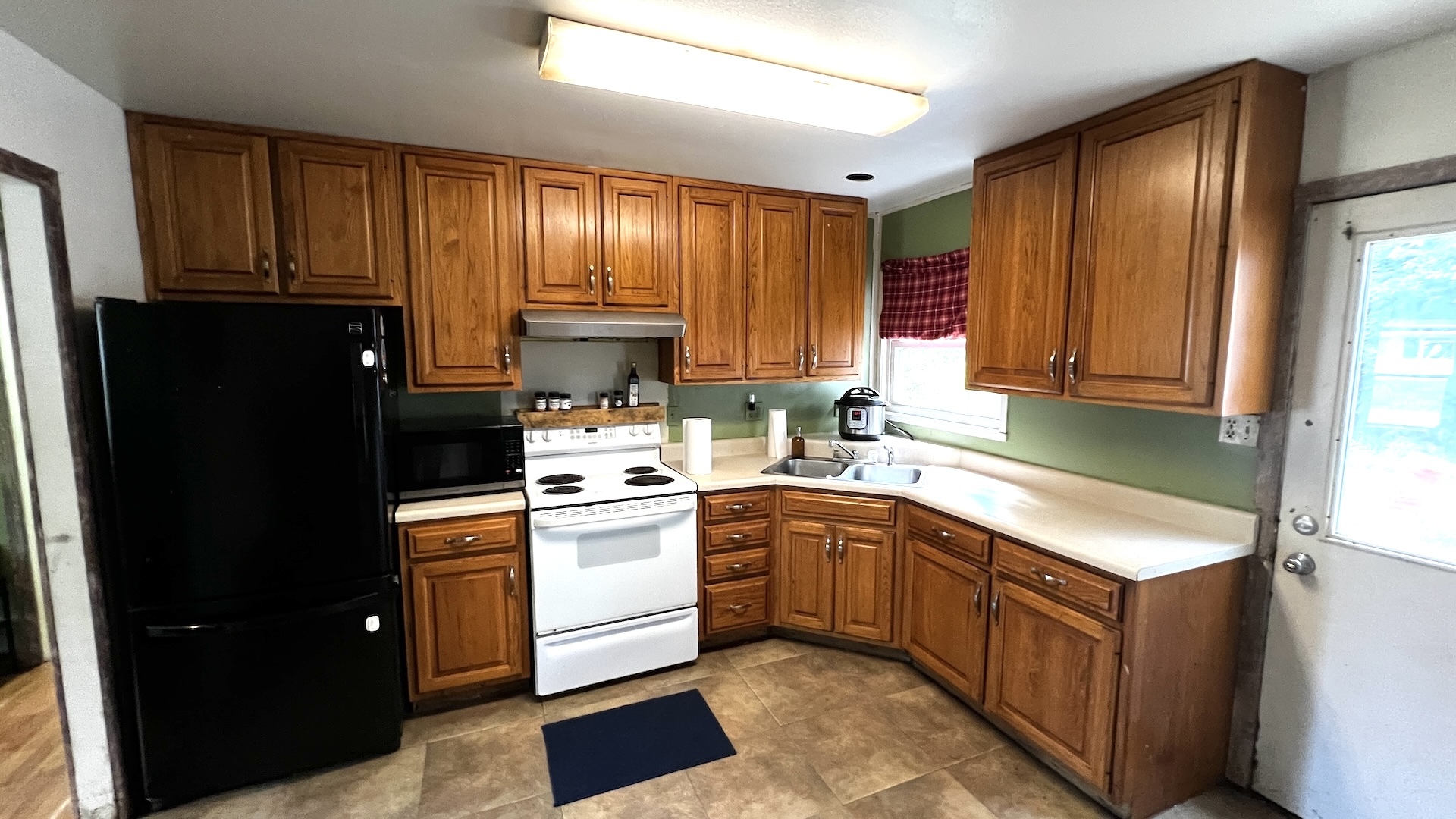 1403 Glendale Drive Property Photo 3