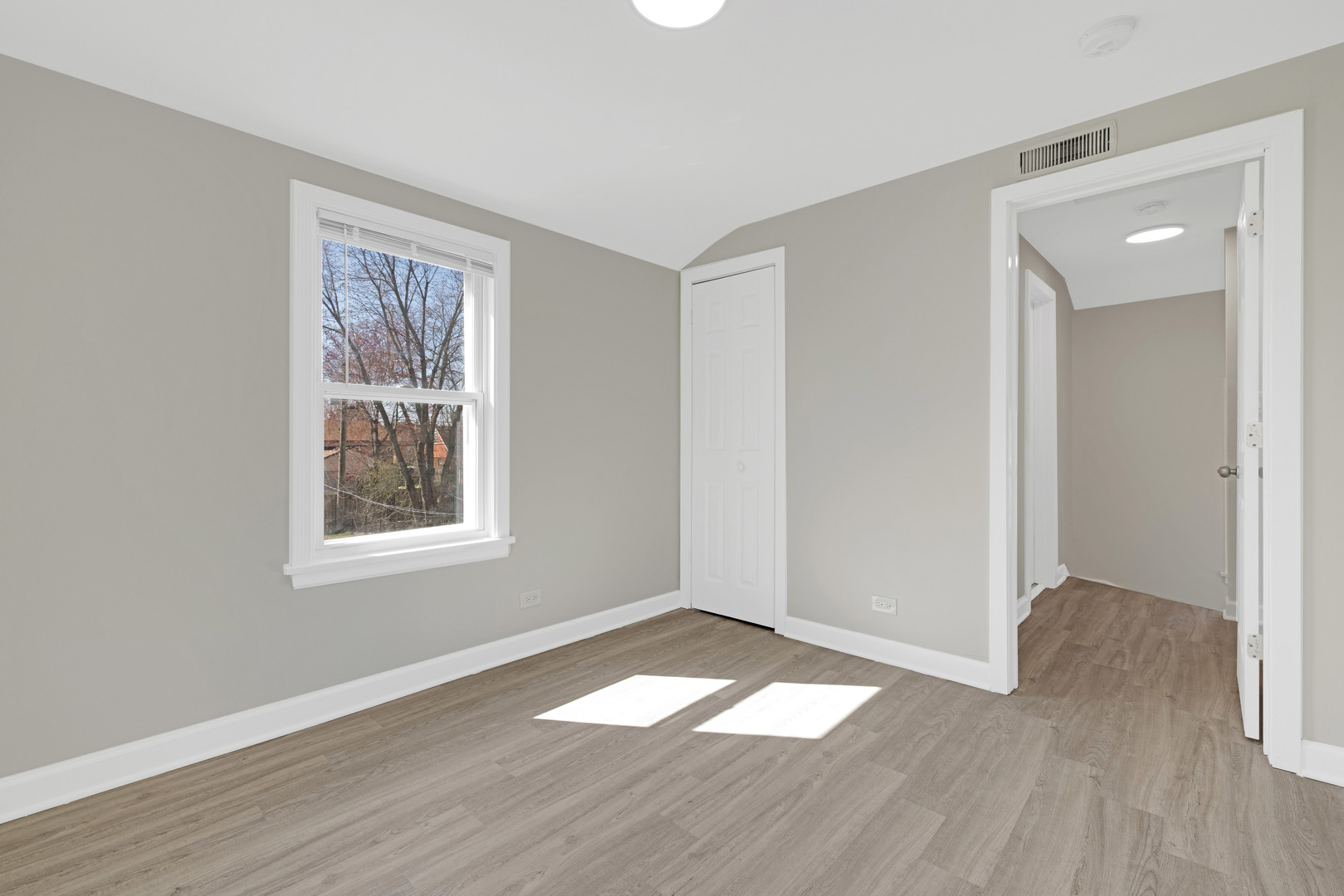 1516 Speechley Boulevard Property Photo 22