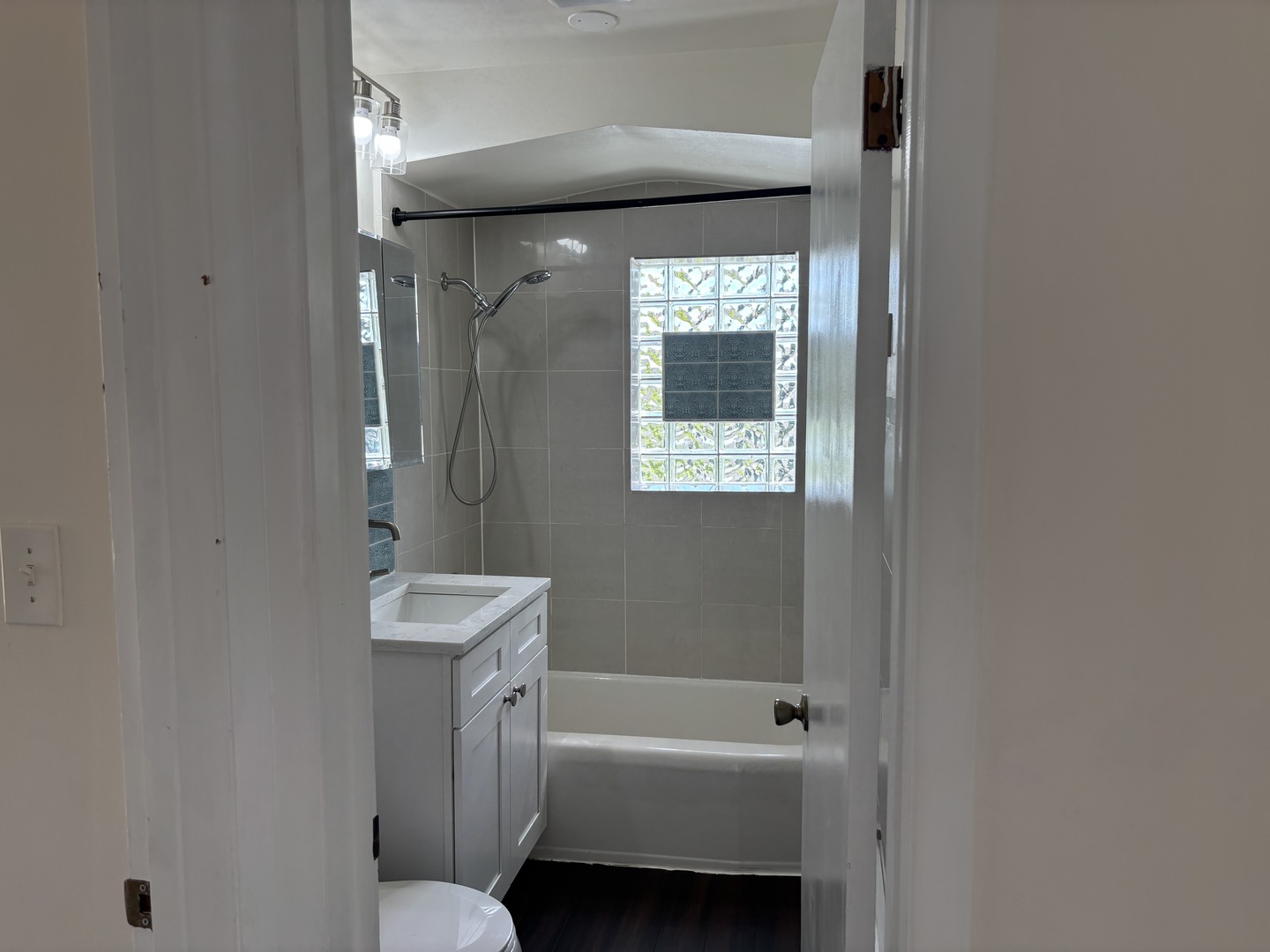 7074 W Diversey Avenue 2f Property Photo 8