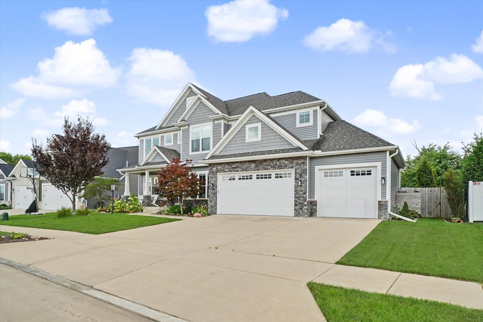 413 Lake Falls Boulevard Property Photo 3