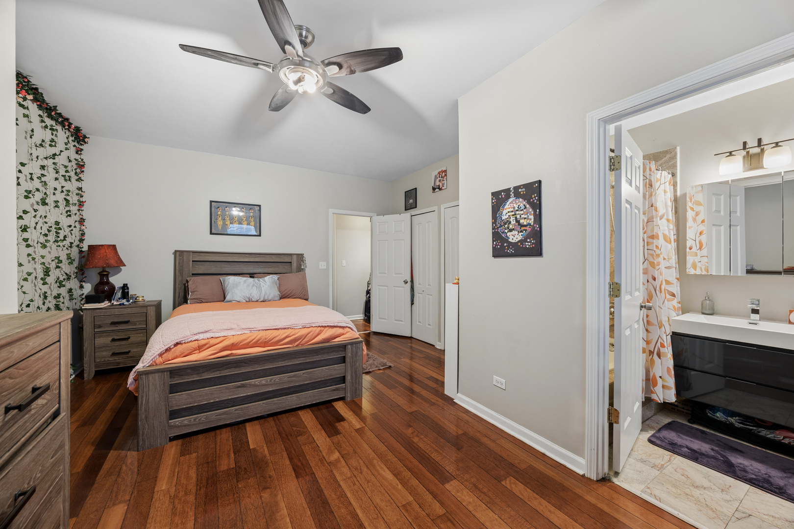 4731 S Ingleside Avenue D1 Property Photo 8