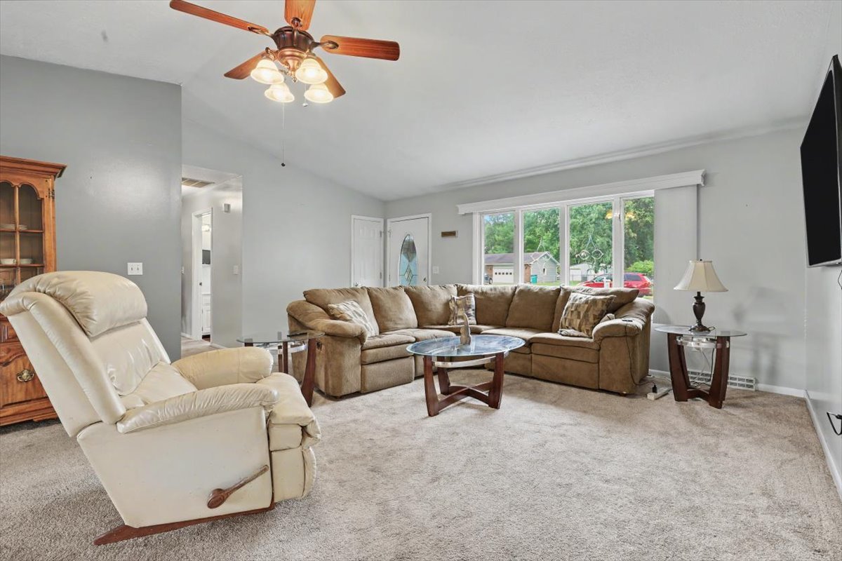 6338 Whirlaway Drive Property Photo 6