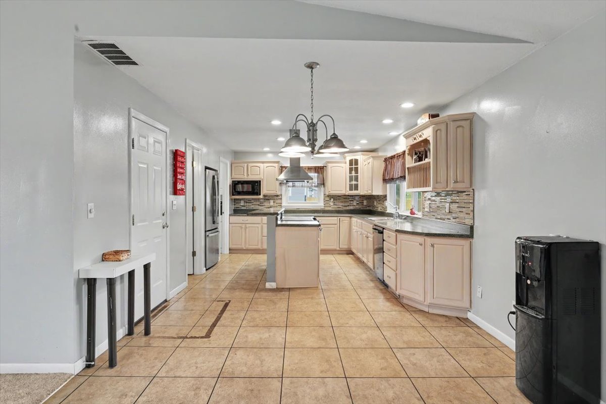 6338 Whirlaway Drive Property Photo 10
