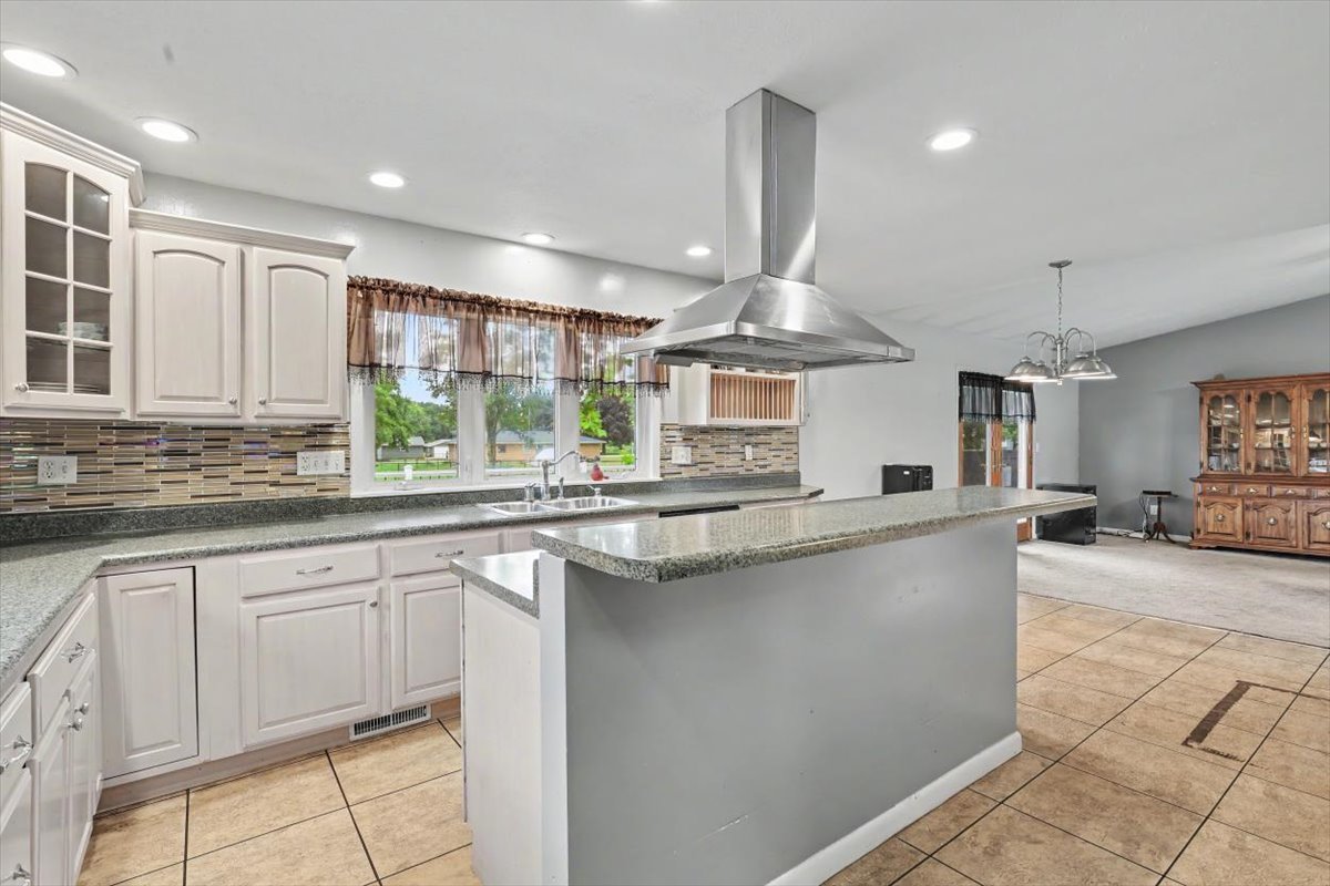 6338 Whirlaway Drive Property Photo 16