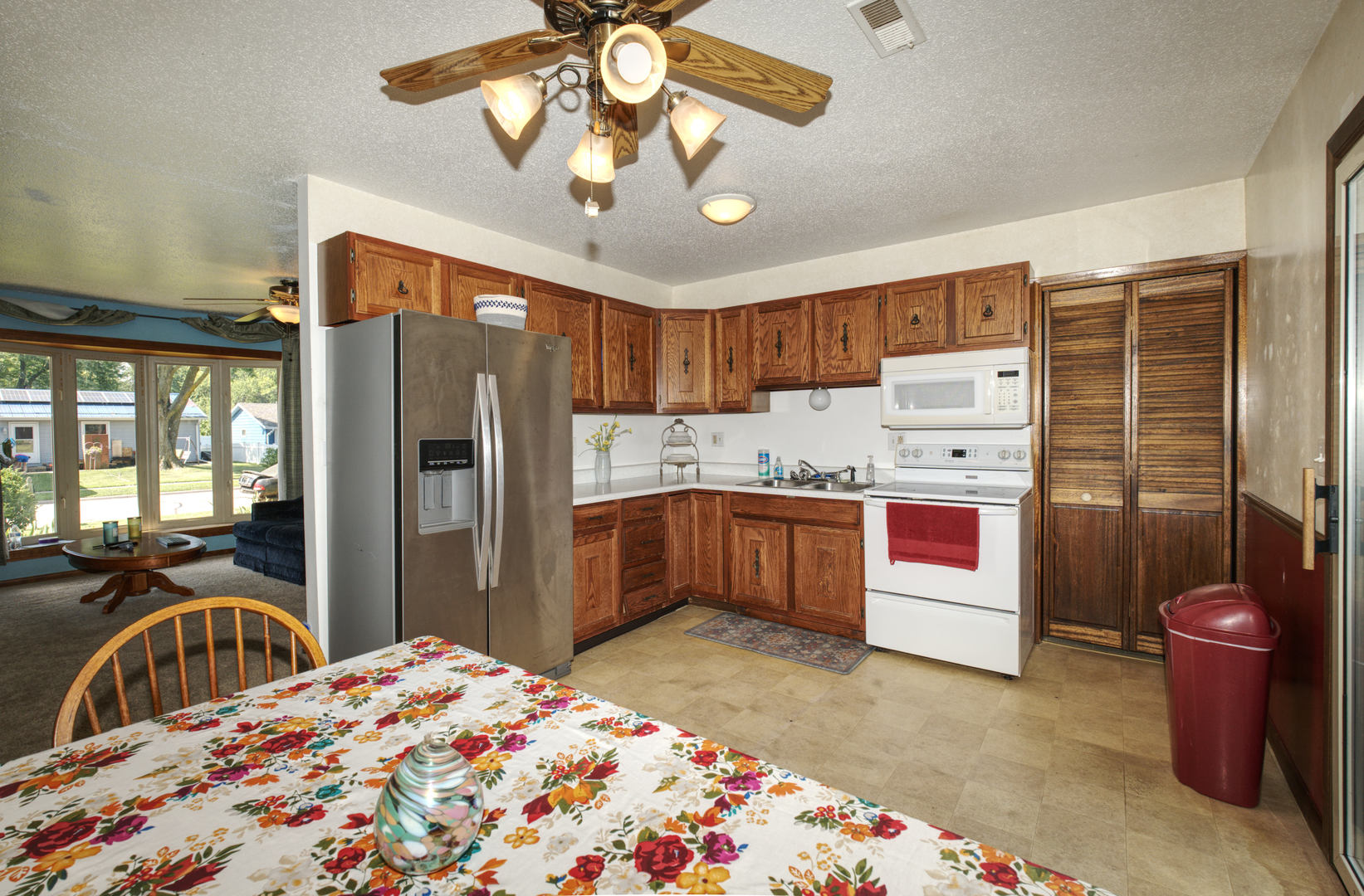 2210 Lafayette Terrace Property Photo 3