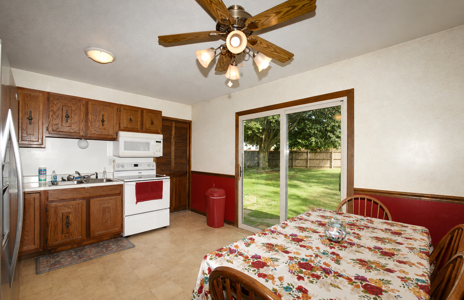 2210 Lafayette Terrace Property Photo 4