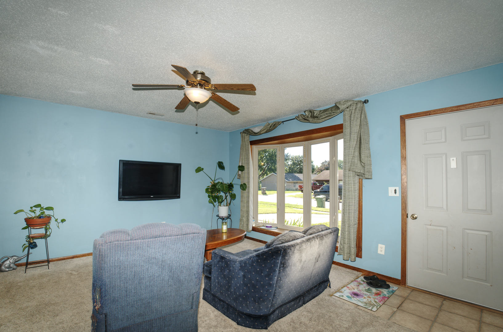 2210 Lafayette Terrace Property Photo 5
