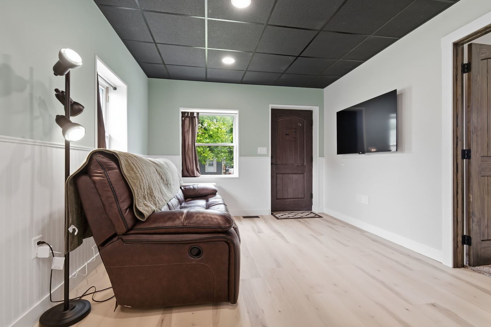 118 E Diller Street Property Photo 4
