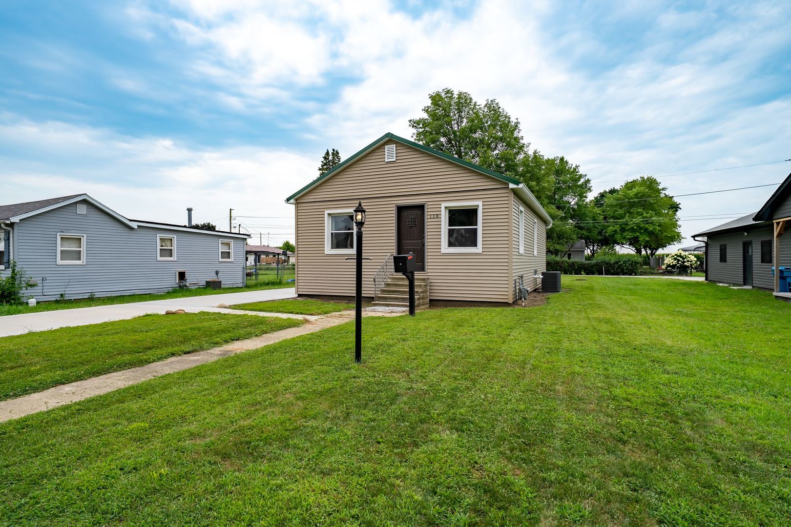 118 E Diller Street Property Photo 27