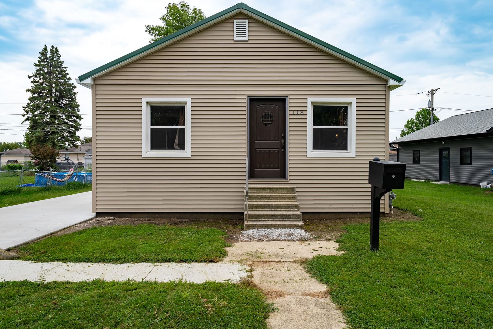 118 E Diller Street Property Photo 28