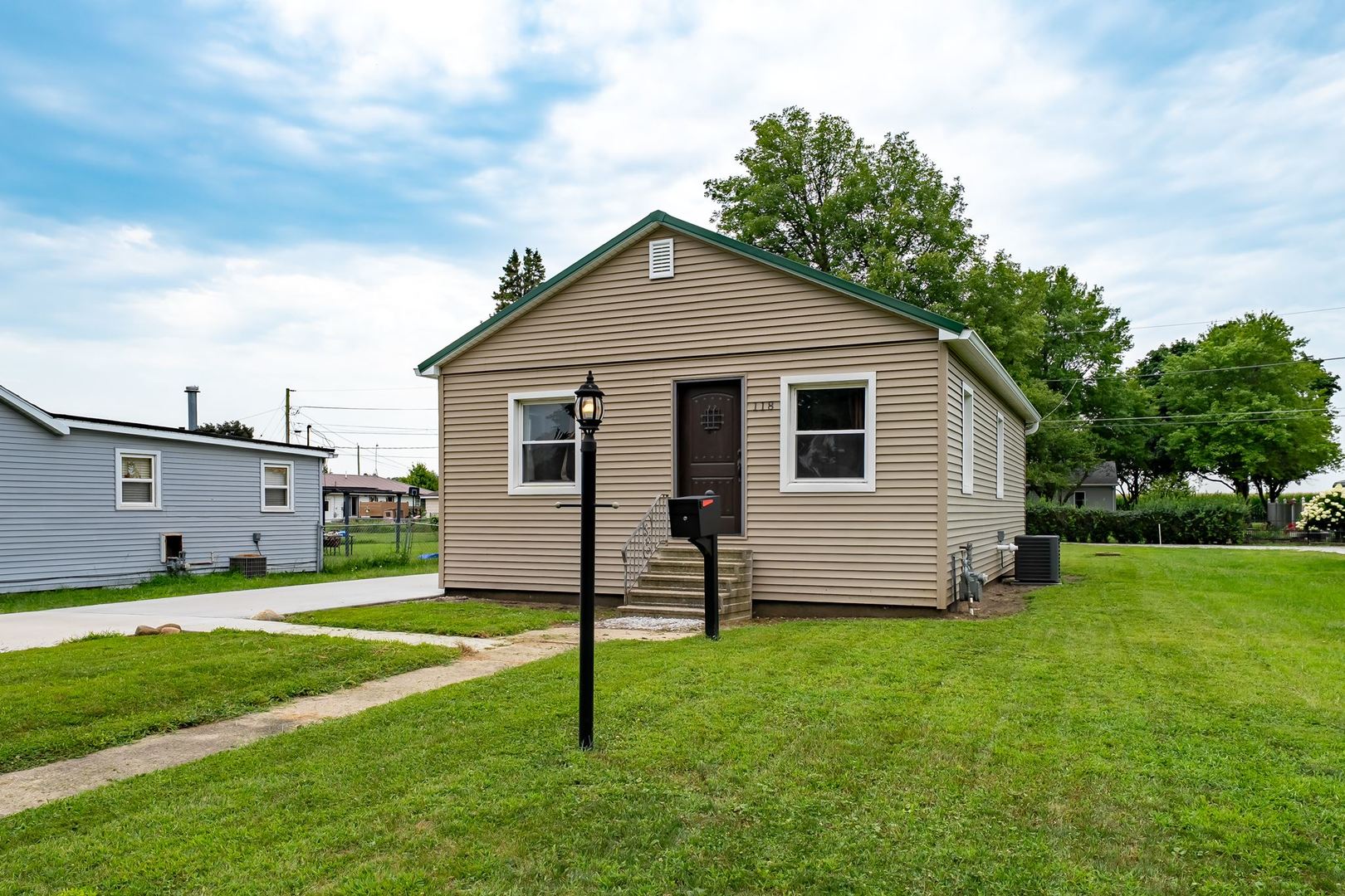 118 E Diller Street Property Photo 42