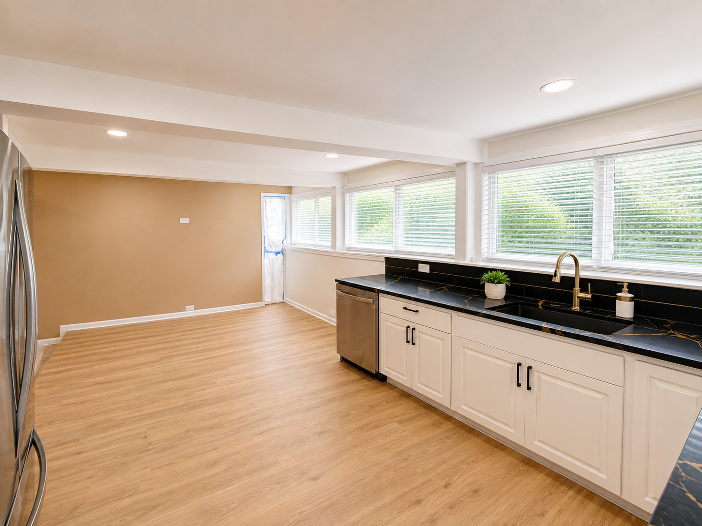 14844 Cottage Grove Avenue Property Photo 3