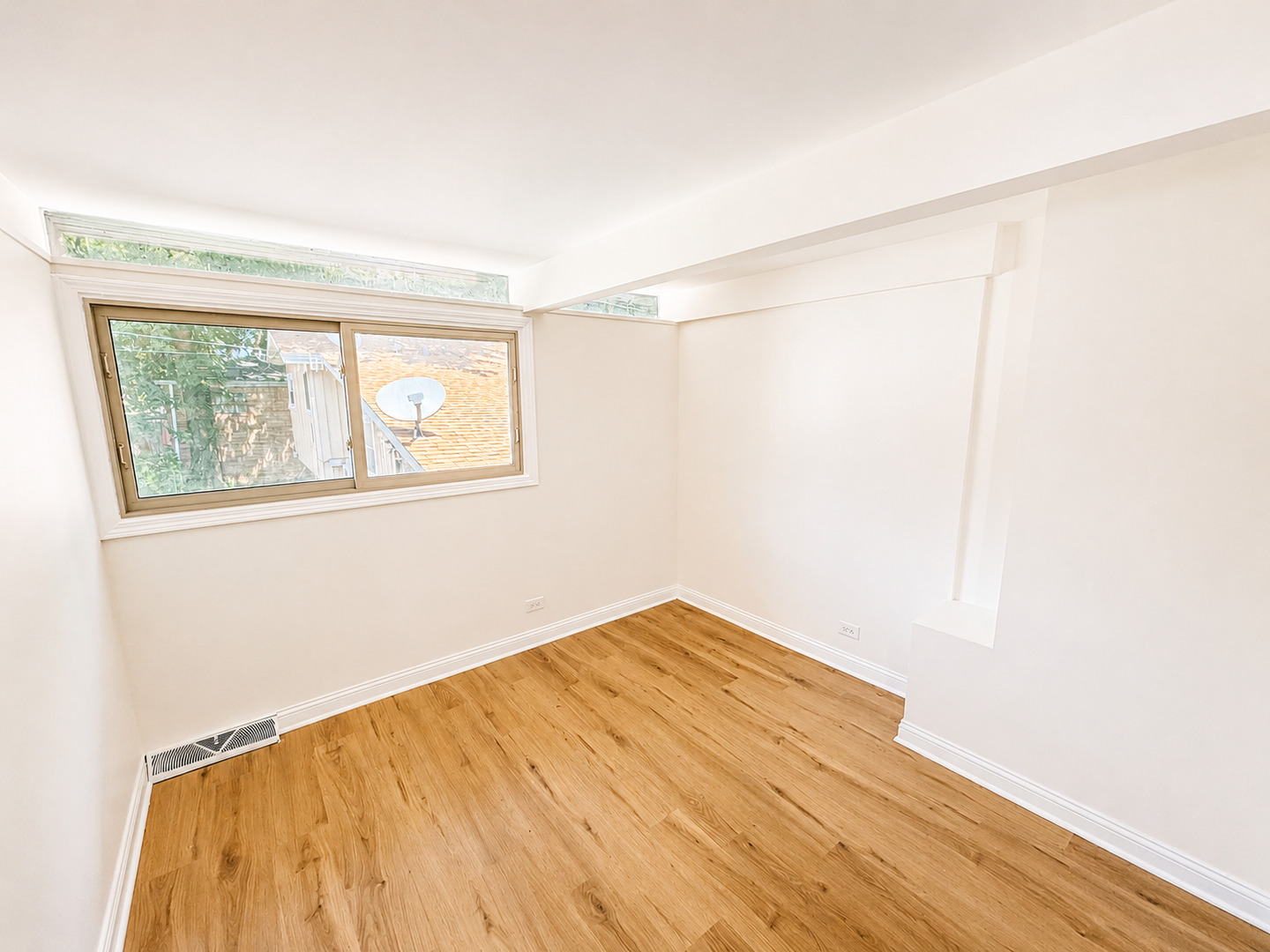 14844 Cottage Grove Avenue Property Photo 22