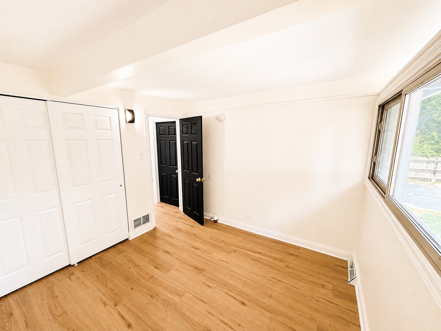 14844 Cottage Grove Avenue Property Photo 23