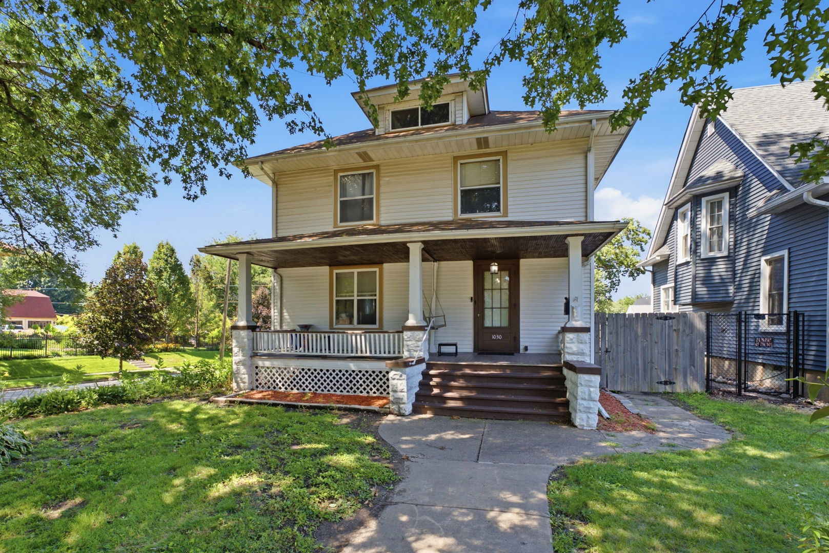 1030 W 15th Street Property Photo 1