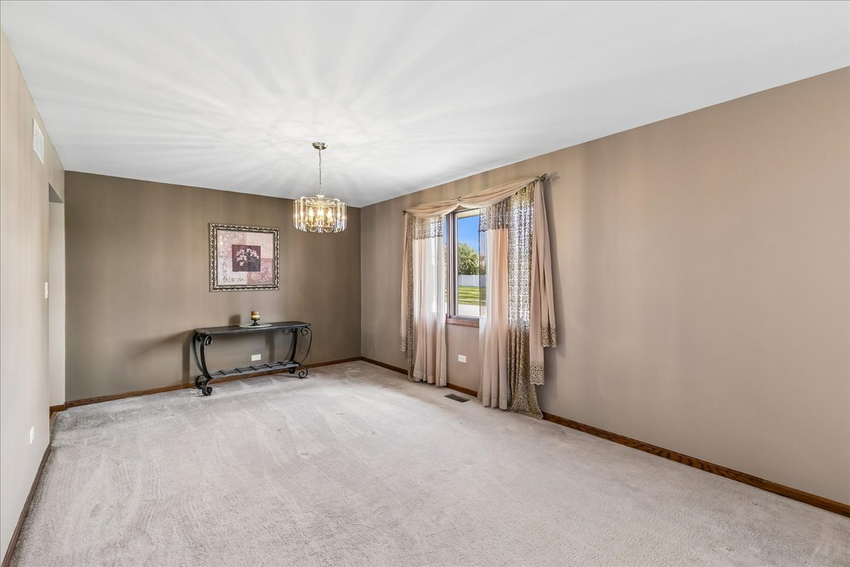 9860 Cambridge Drive Property Photo 10