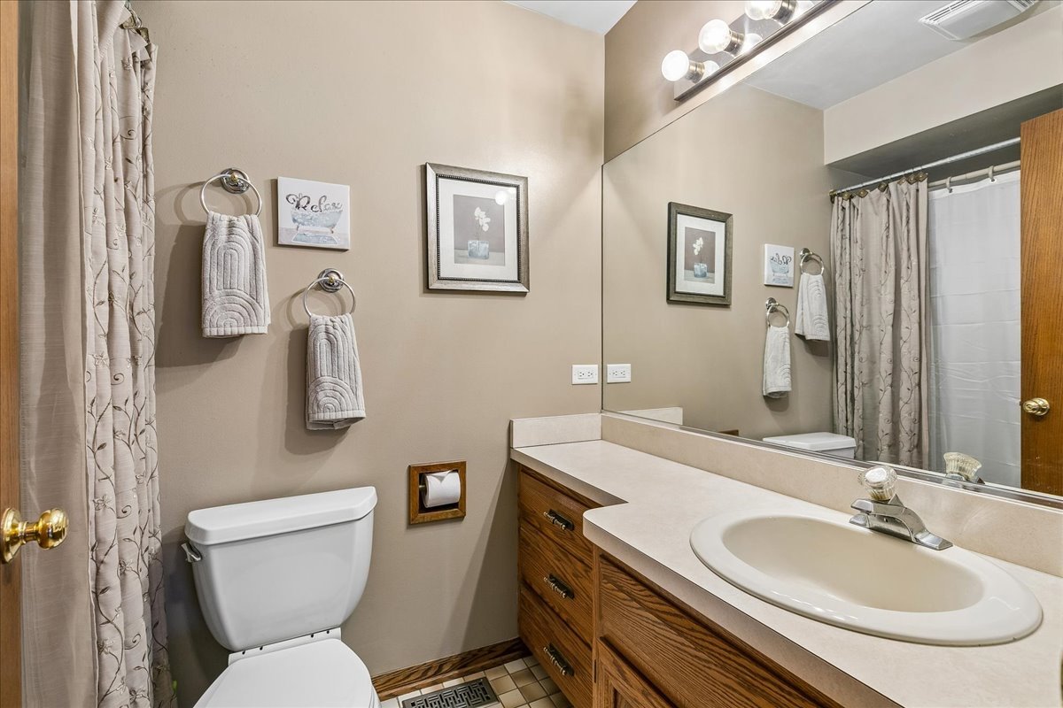 9860 Cambridge Drive Property Photo 13