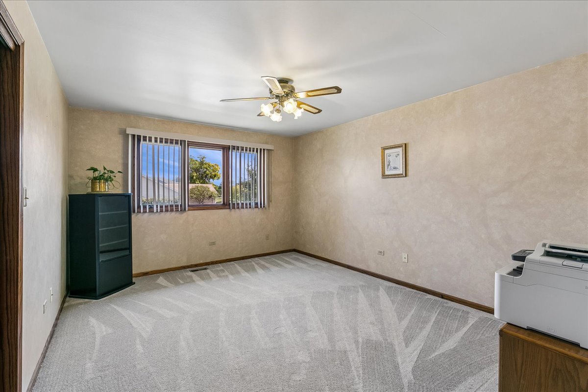 9860 Cambridge Drive Property Photo 14