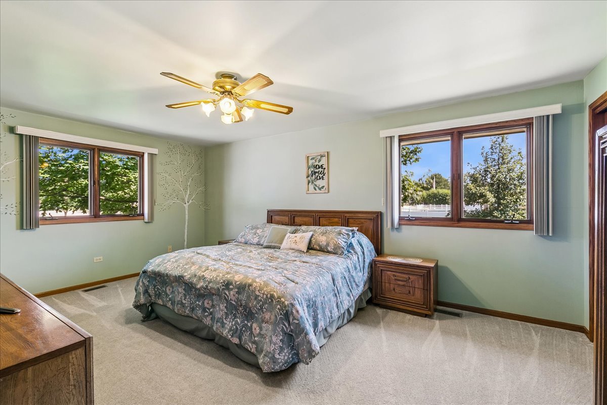9860 Cambridge Drive Property Photo 15