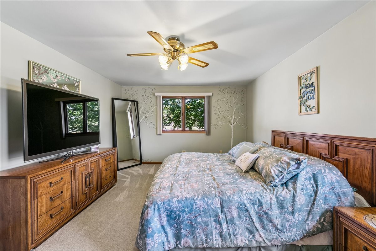 9860 Cambridge Drive Property Photo 16