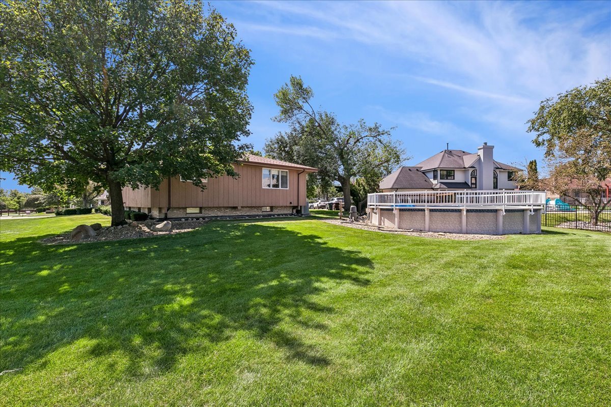 9860 Cambridge Drive Property Photo 25