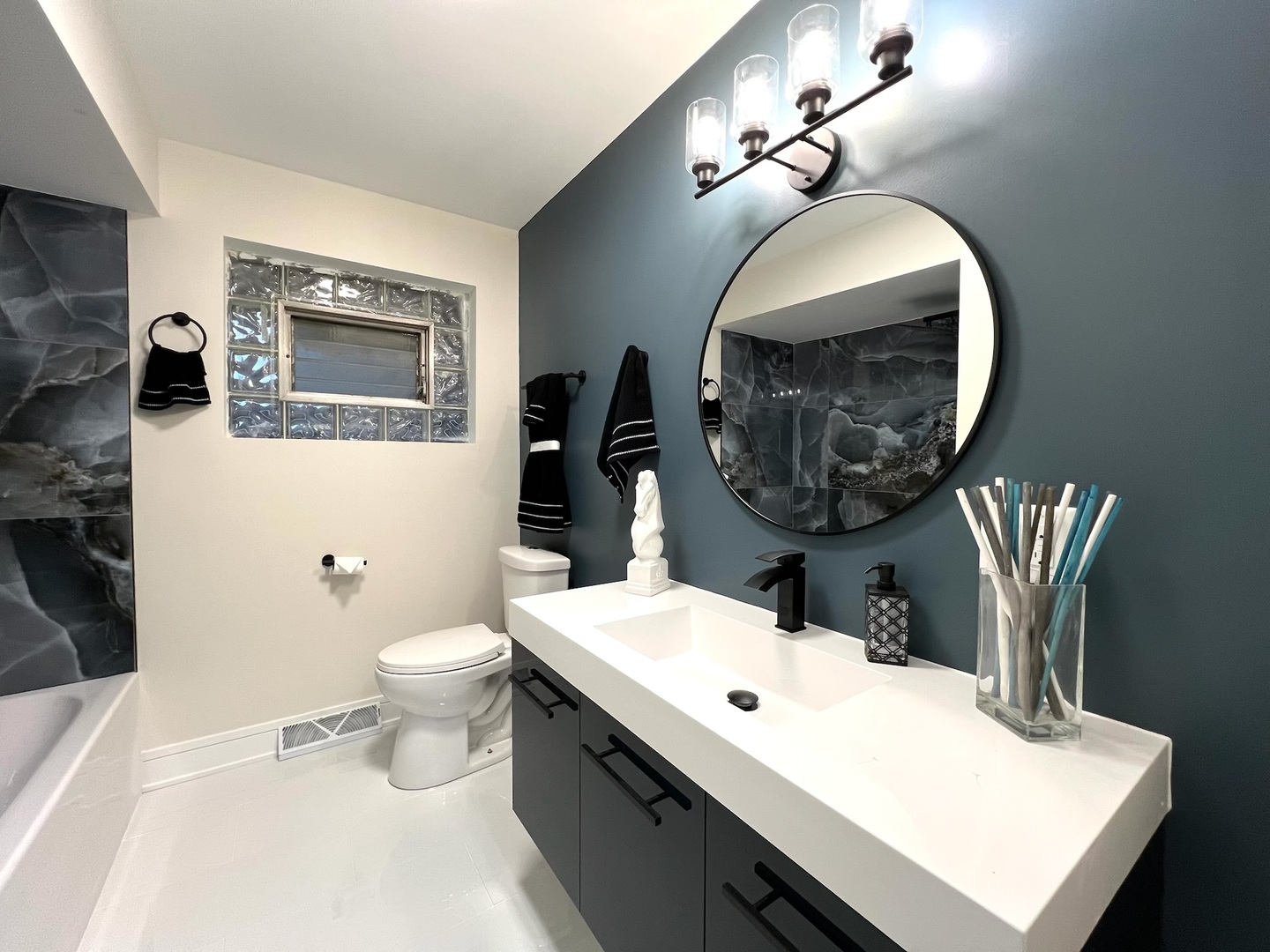 14800 La Salle Street Property Photo 10