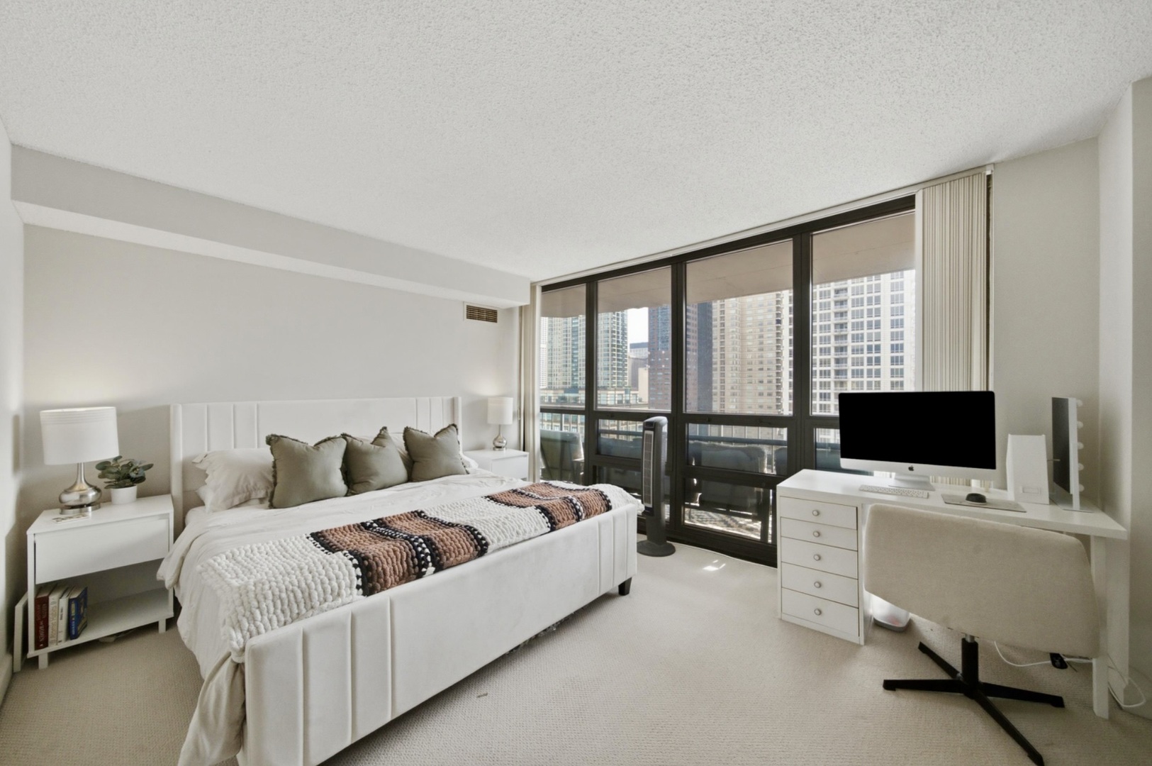 10 E Ontario Street 2111 Property Photo 6