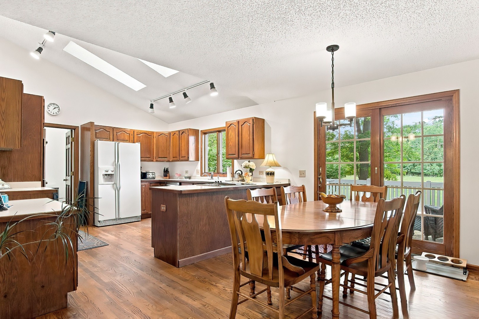 1419 Stevenson Drive Property Photo 6