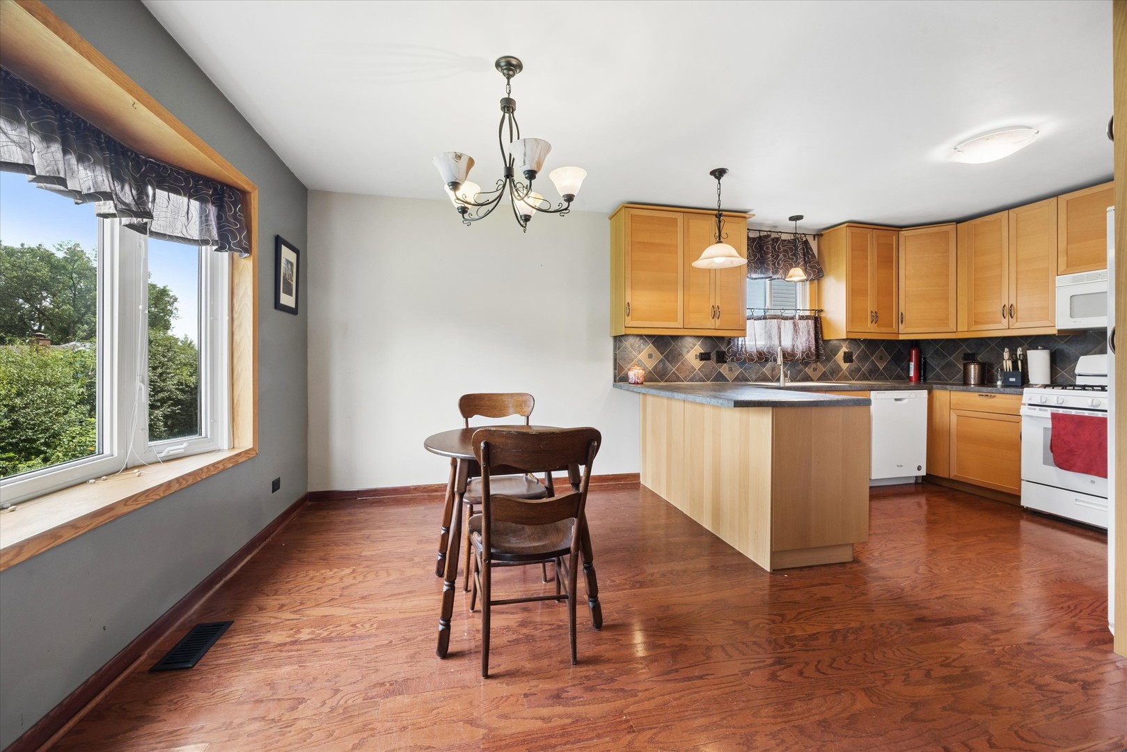 4093 Bayside Drive Property Photo 4