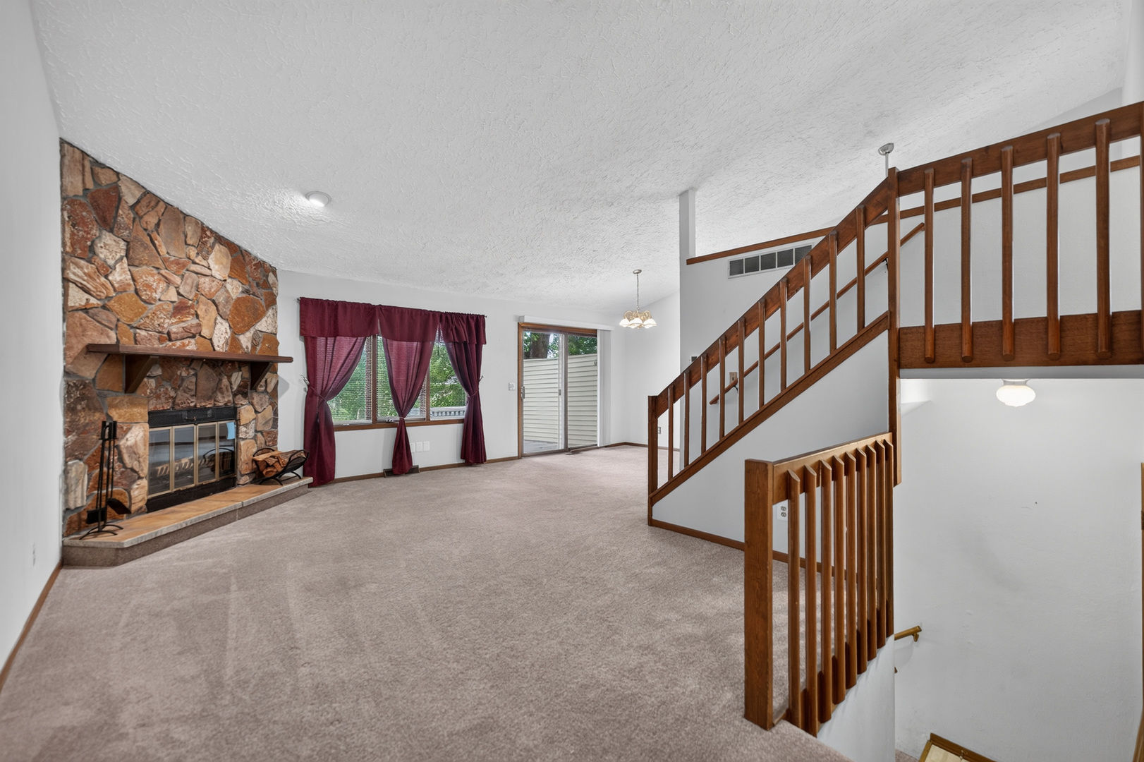 641 Amphitheater Drive 14 Property Photo 3