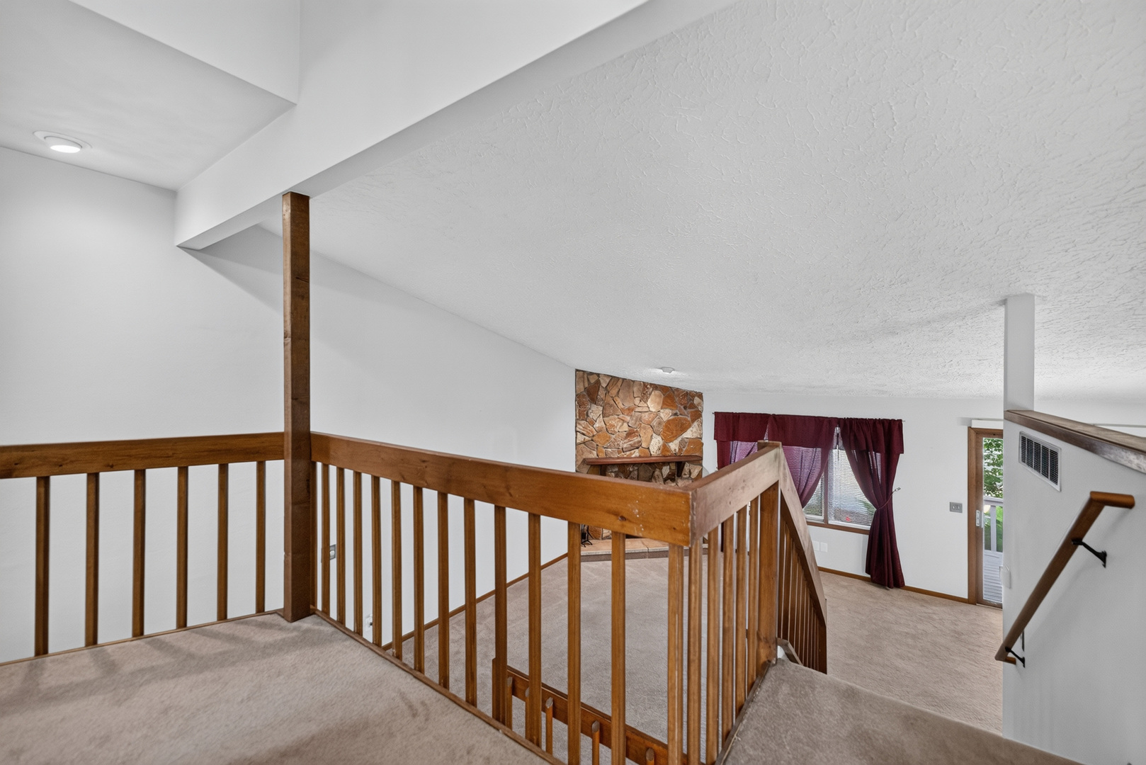 641 Amphitheater Drive 14 Property Photo 11