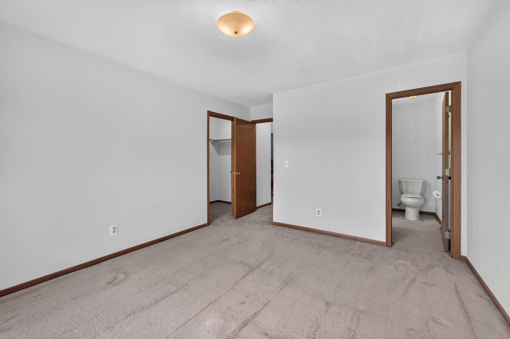 641 Amphitheater Drive 14 Property Photo 13