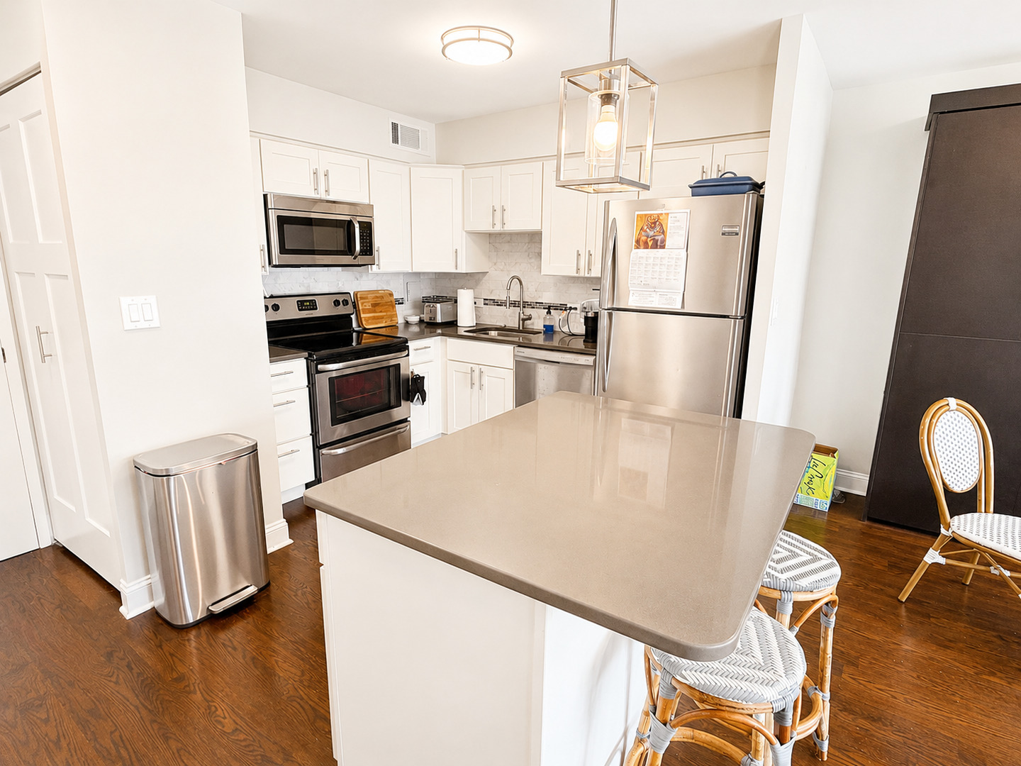 30 E Elm Street 21c Property Photo 7