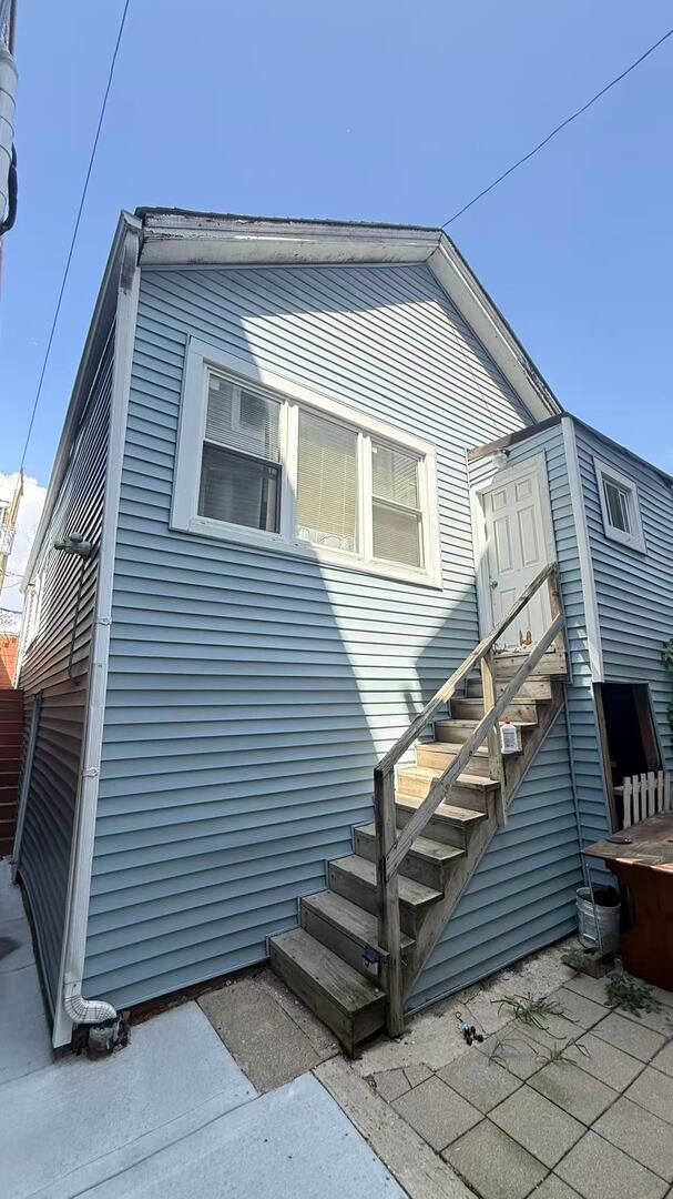 3154 S May Street Property Photo 10