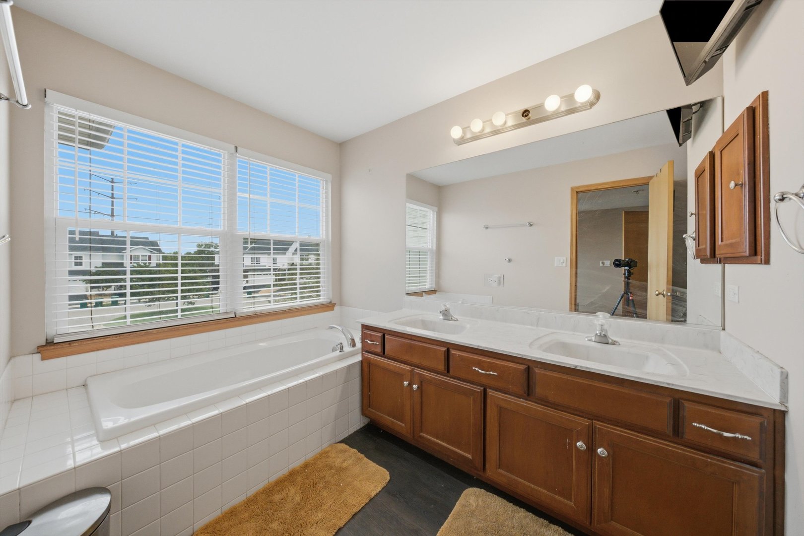 16737 Hazelwood Drive Property Photo 12