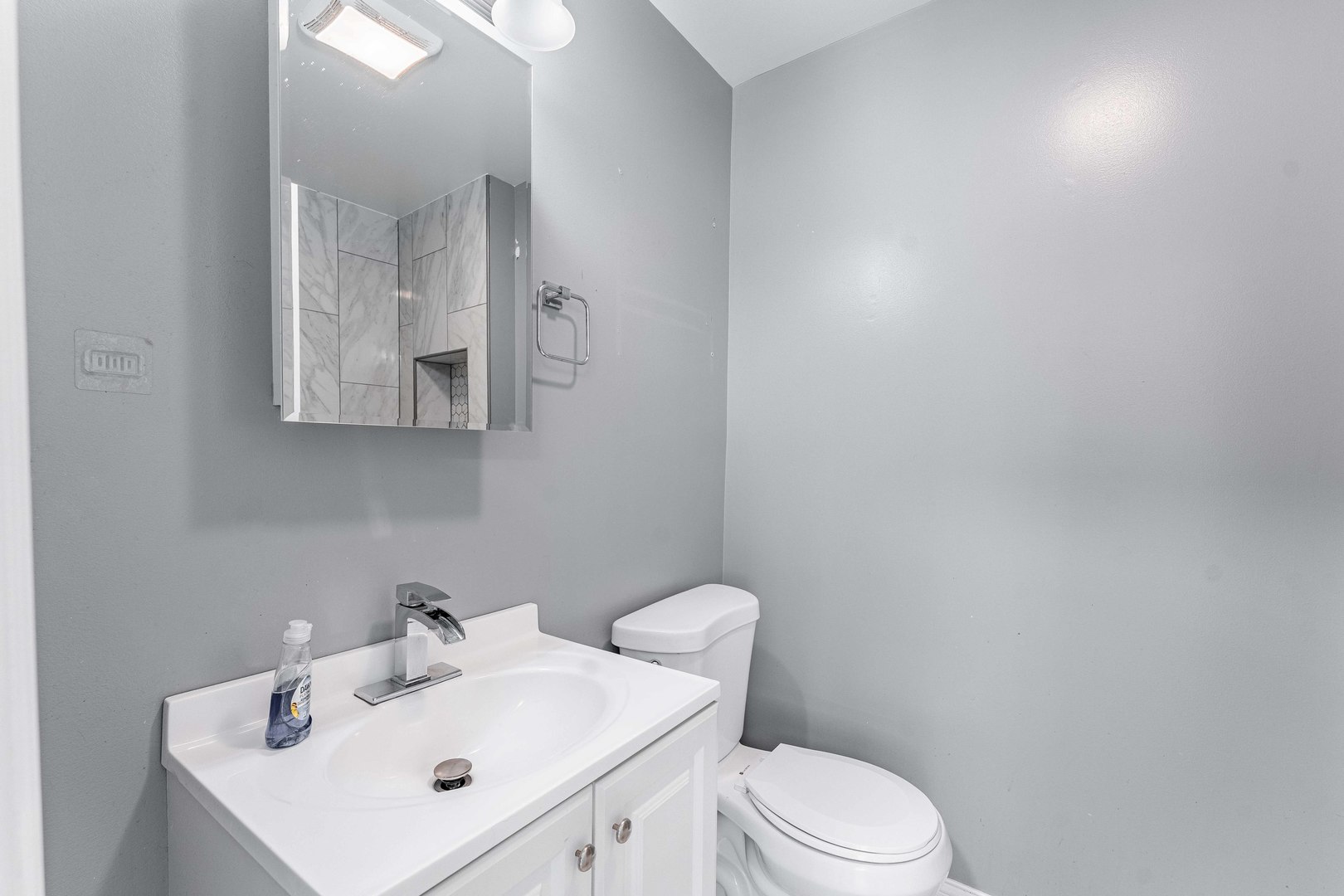 7008 S Oakley Avenue Property Photo 17