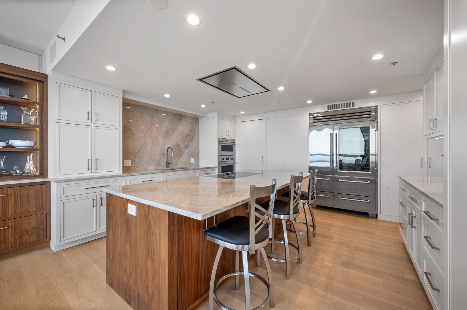 180 E Pearson Street 6907 Property Photo 12