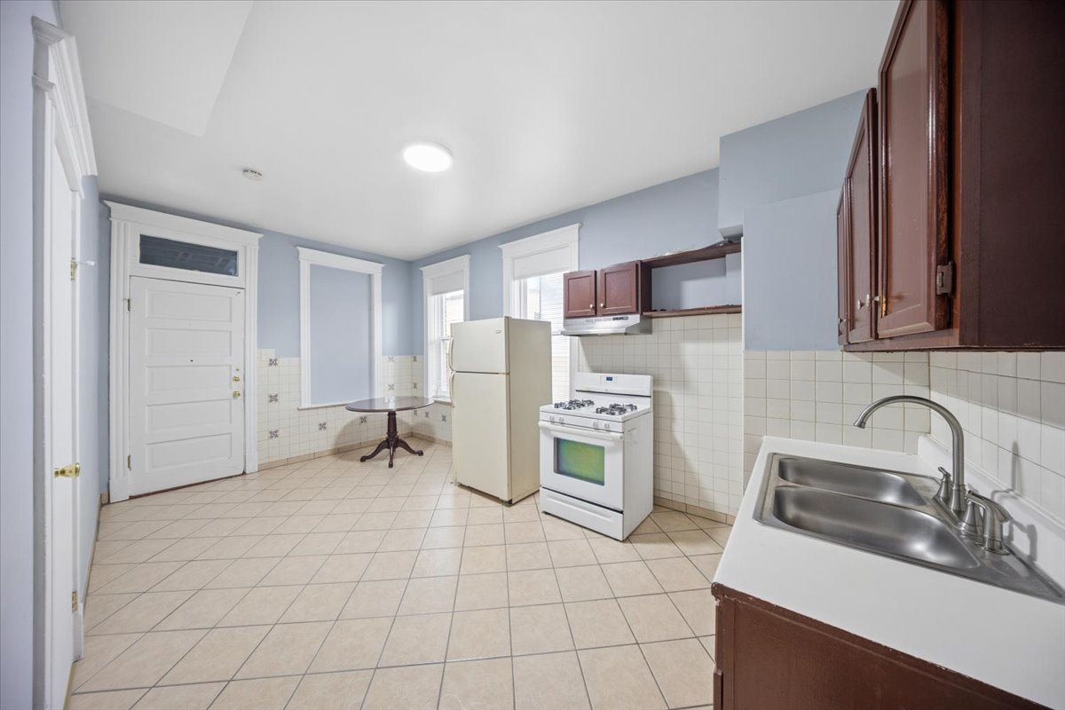 2515 S Kedzie Avenue Property Photo 7