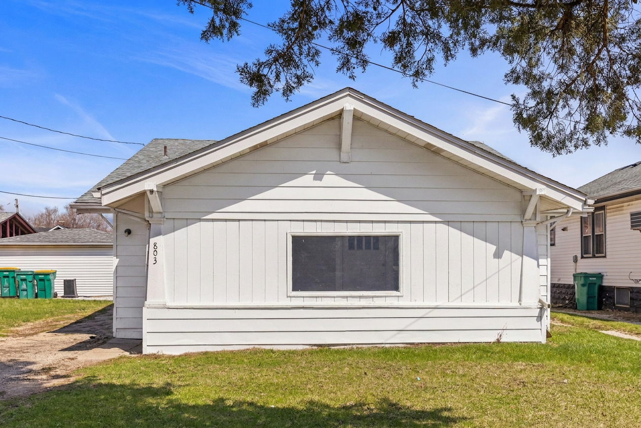 803 1st Avenue Property Photo 1
