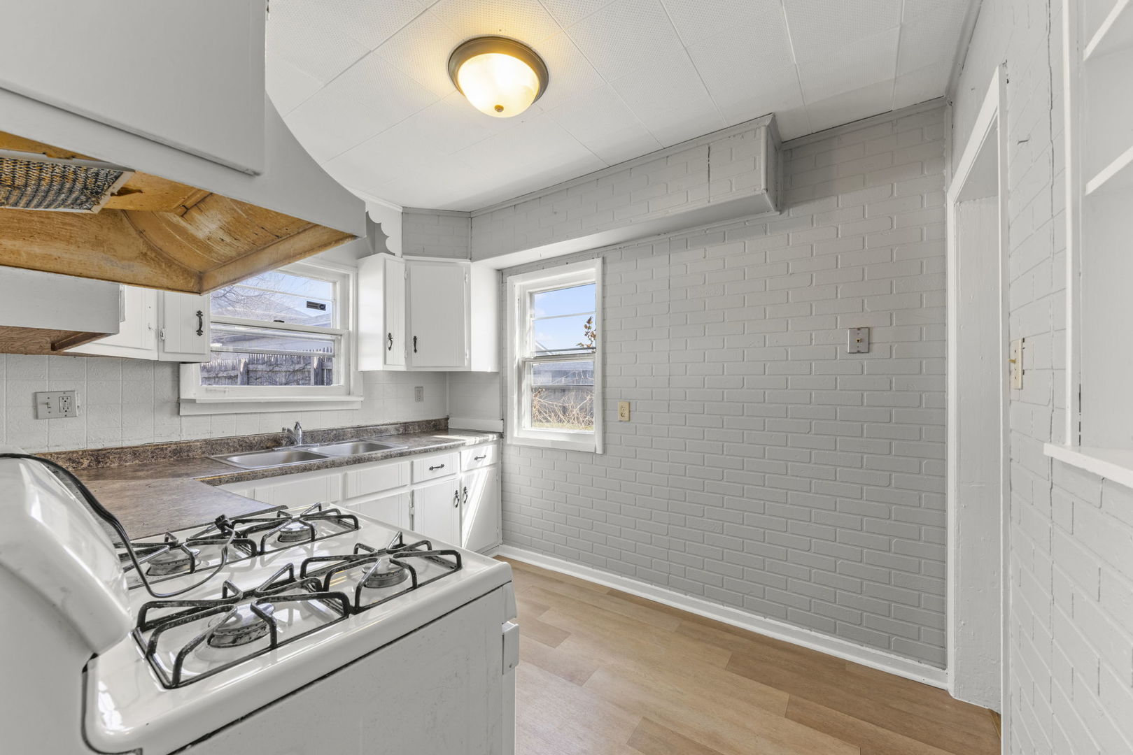 803 1st Avenue Property Photo 6