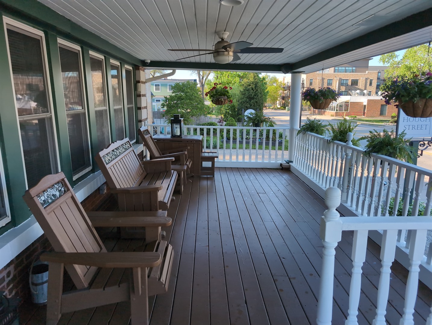 417 N Hough Street Property Photo 7