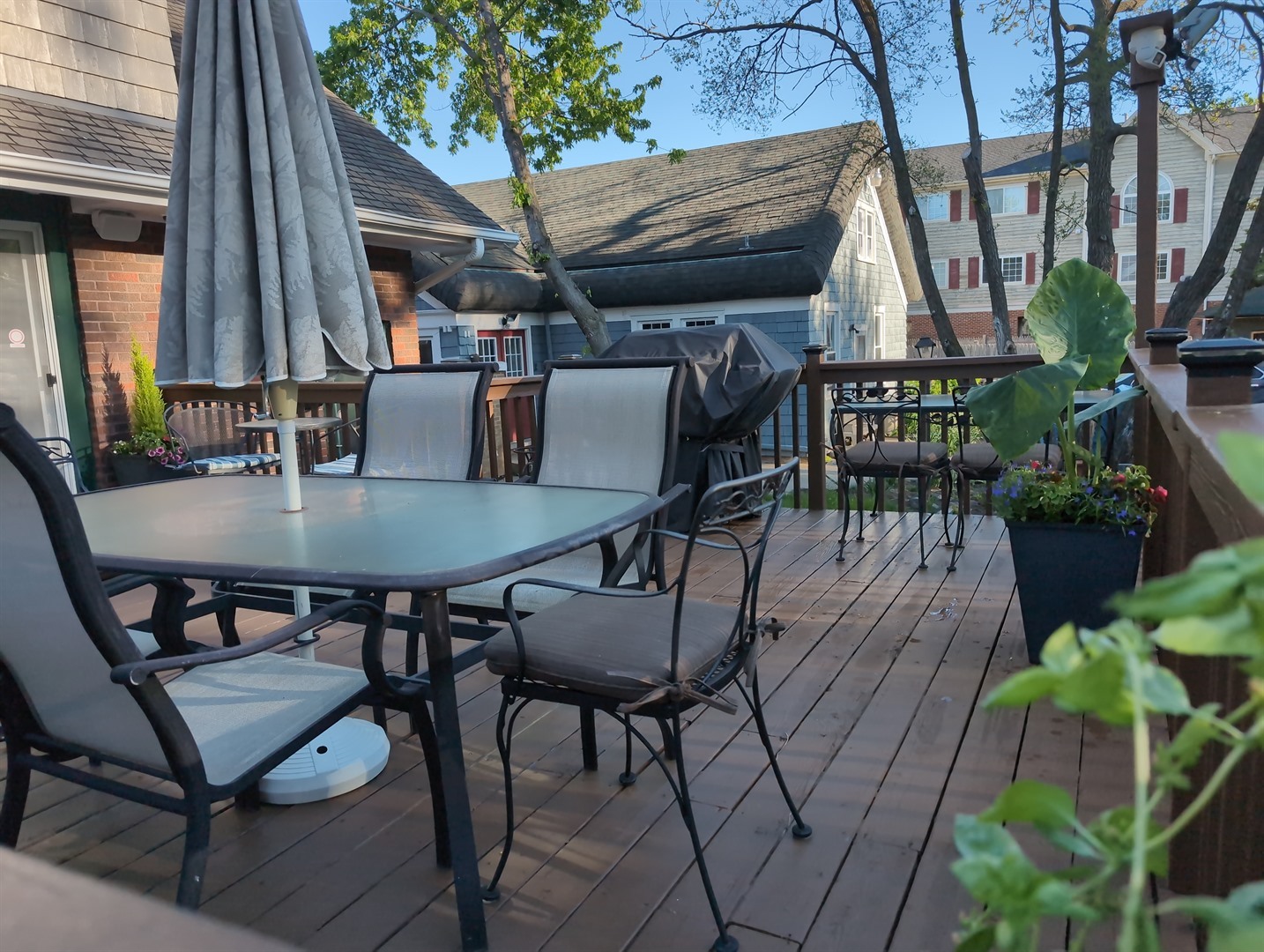 417 N Hough Street Property Photo 8