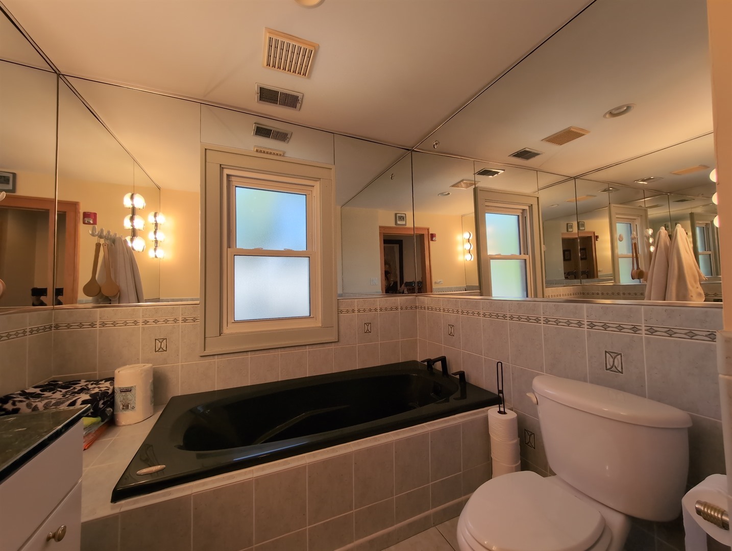 417 N Hough Street Property Photo 22