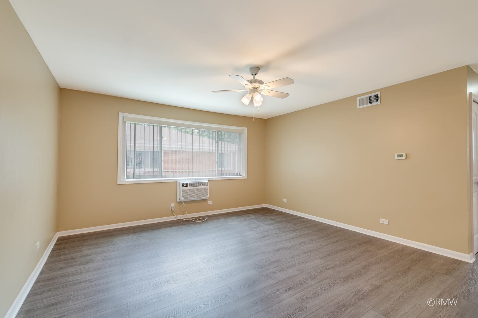 32 N Main Street 1n Property Photo 3