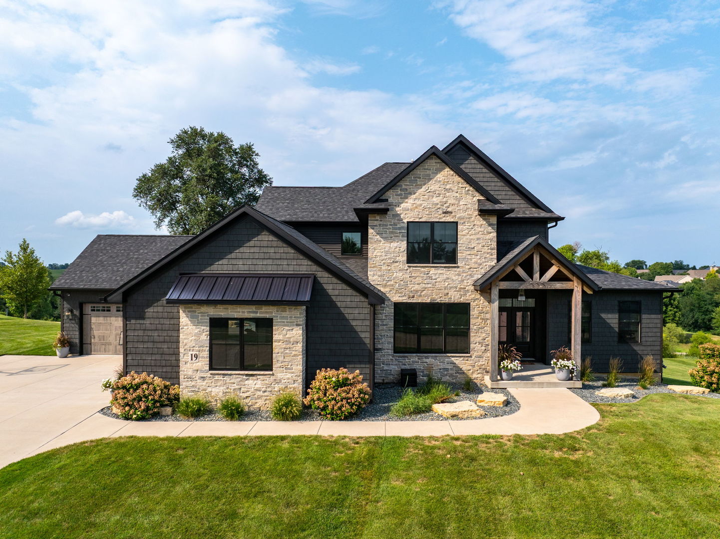 19 Pebble Creek Circle Property Photo 1