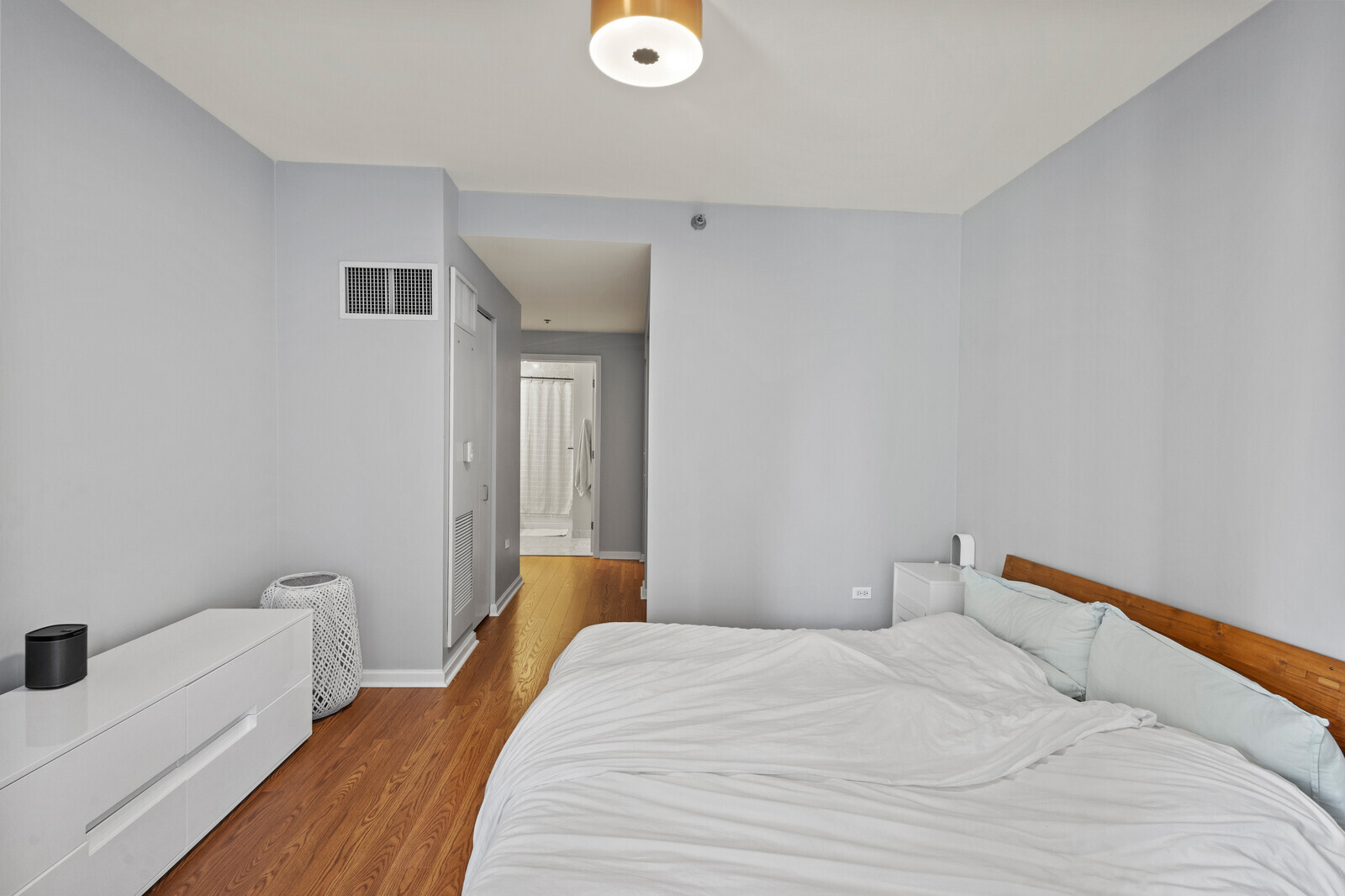 160 E Illinois Street 1307 Property Photo 11