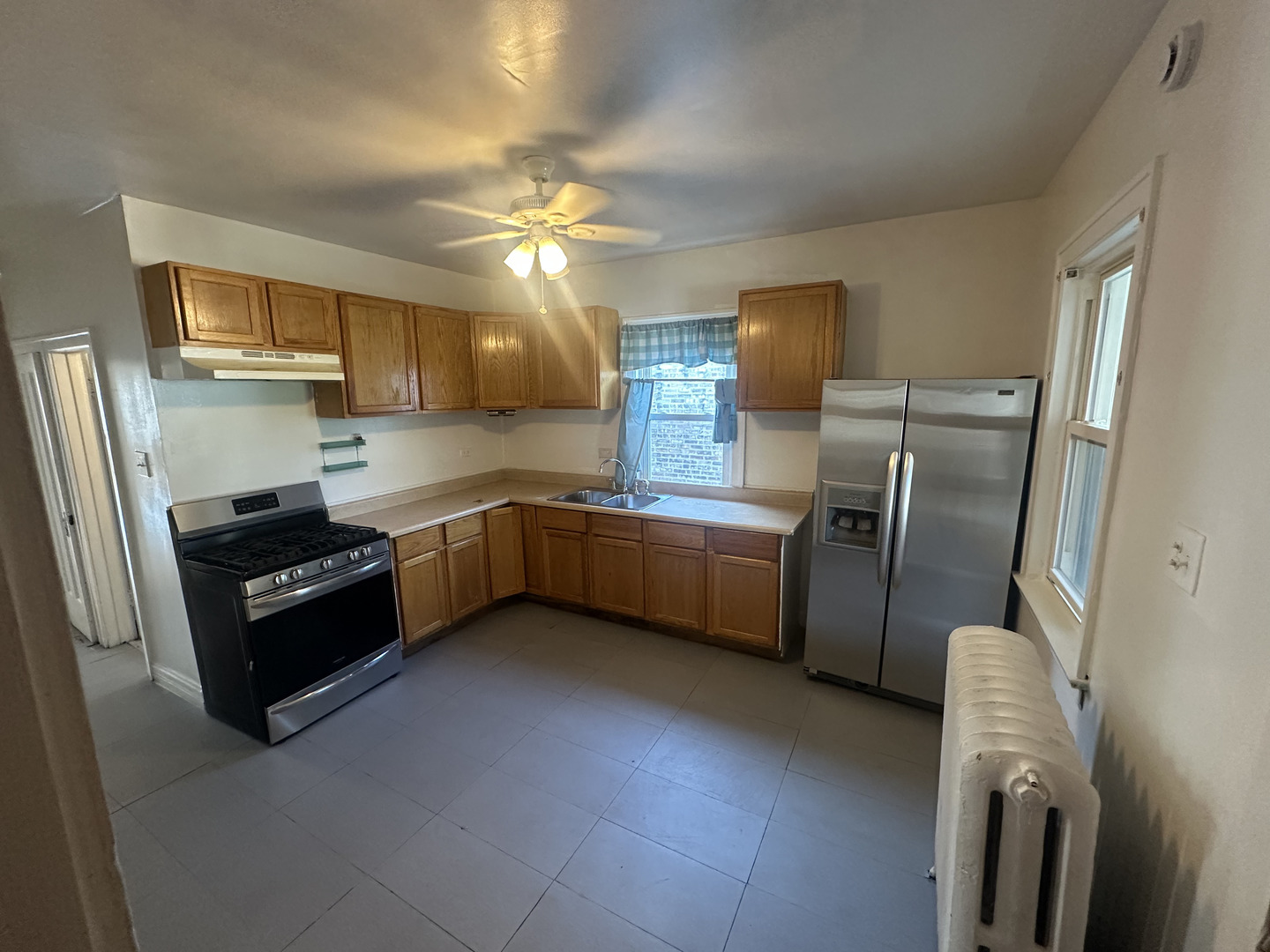 1506 N Mayfield Avenue Property Photo 1